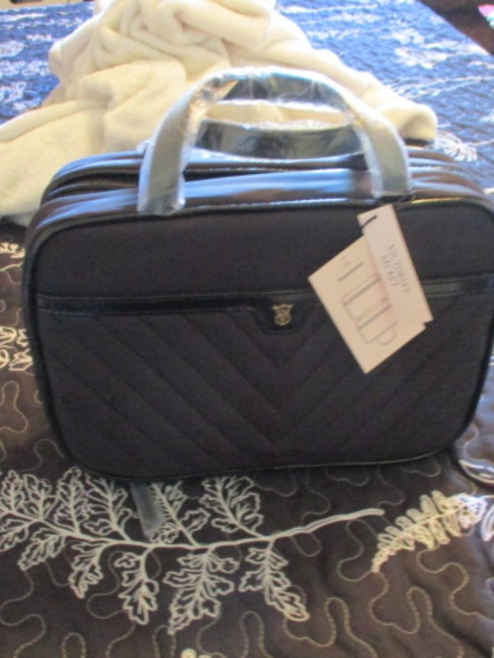 Black Travel Hanging Toiletry Bag NWT